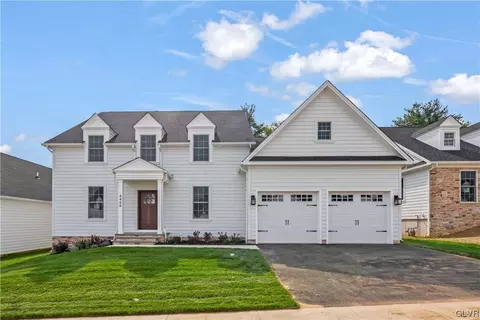 4466 Old Saucon Rd, Fountain Hill, PA 18015