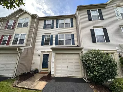 4528 Jasmine Dr, Center Valley, PA 18034