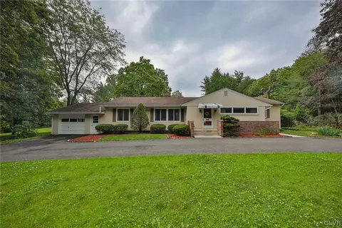 83 Birchwood Dr, Lehighton, PA 18235