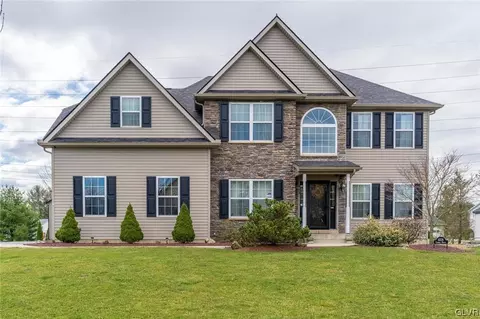6576 Carmel Dr, Macungie, PA 18062