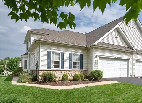 2646 Terrwood Dr W, Macungie, PA 18062