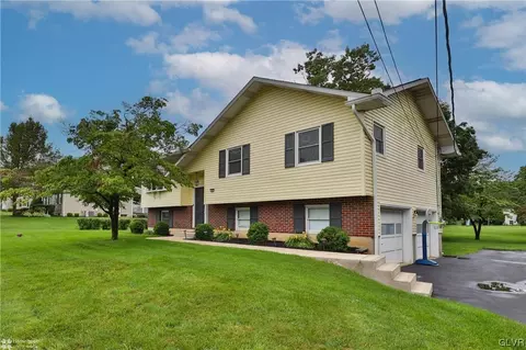 1900 Riverbend Rd, Allentown, PA 18103