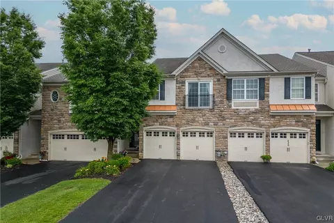 3536 Lenape Ln, Emmaus, PA 18049