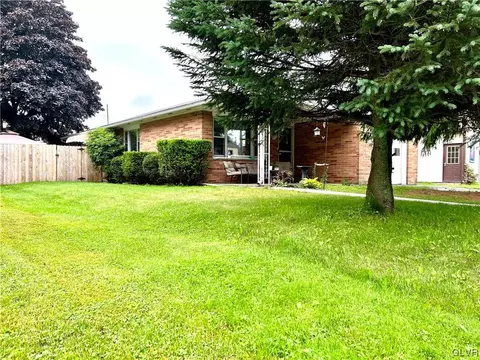 4 E Maple St, Weatherly, PA 18255