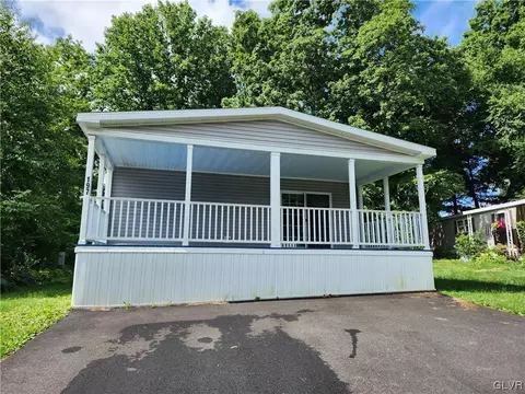 197 Willington, Macungie, PA 18062