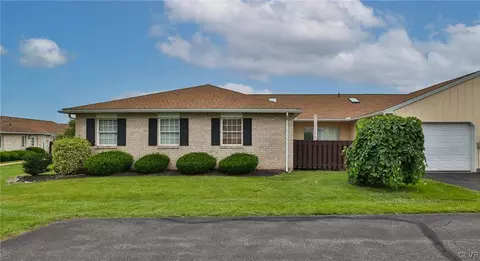 5806 Burning Tree Ln, Macungie, PA 18062