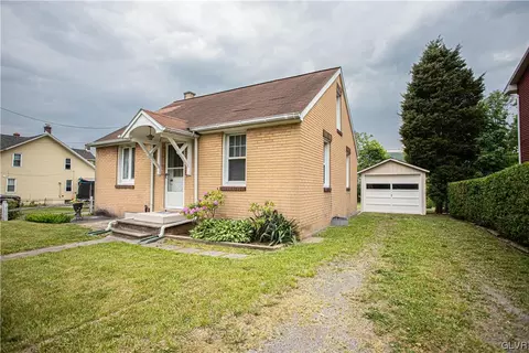 3795 Fireline Rd, Palmerton, PA 18071