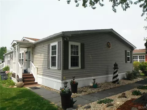 3504 Sherman Dr, Macungie Twp, PA 18062