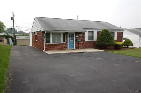 1712 Oxford Dr, Allentown, PA 18103