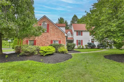 4372 Farmington Cir, Allentown, PA 18104