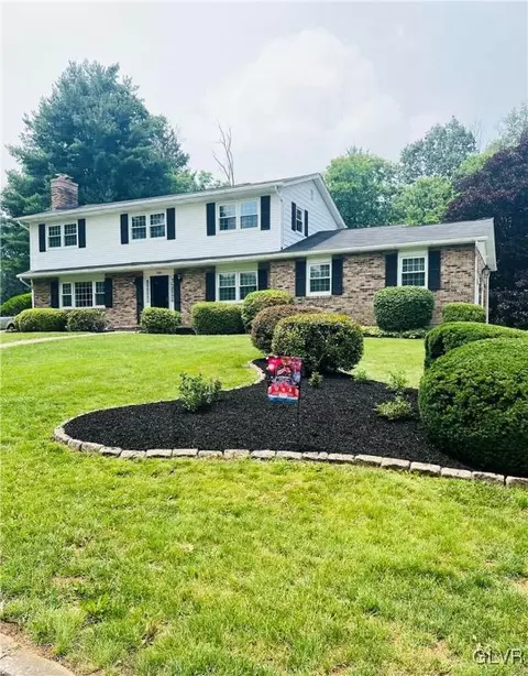 750 Barrymore Ln, Bethlehem, PA 18017