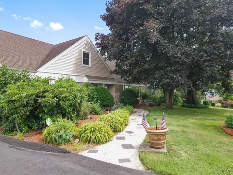 263 N 9th St, Lehighton Borough, PA 18235