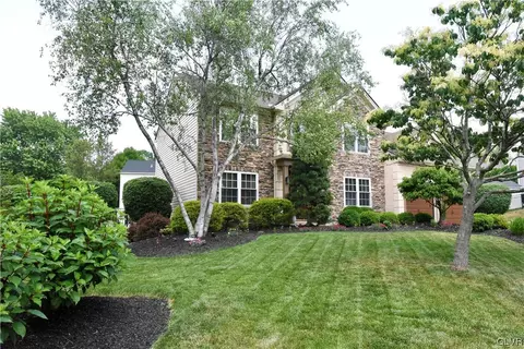 2303 Hannahs Ln, Bethlehem, PA 18020