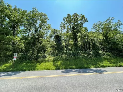 3530 Huckleberry Rd, South Whitehall Twp, PA 18104