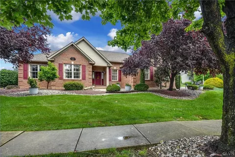 5297 Hope Ln, Allentown, PA 18106