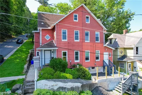 402 W 9th St, Bethlehem, PA 18015