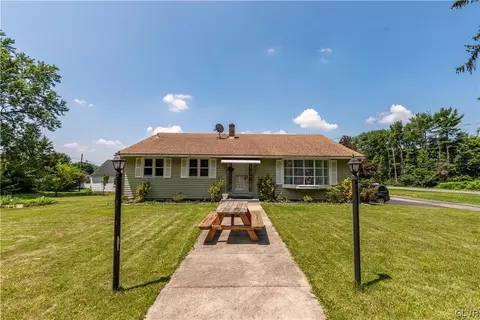3253 Pennsylvania St, Easton, PA 18045