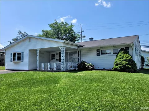 1264 Hampshire Dr, Fullerton, PA 18052