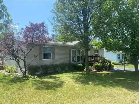 4231 Heritage Ln, Walnutport, PA 18088