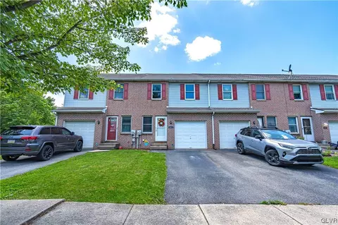 5215 Lincoln Ave, Cementon, PA 18052