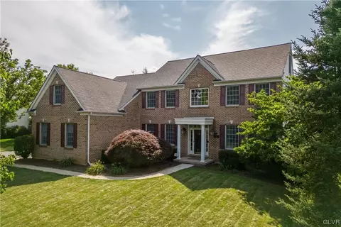 2106 Cross Creek Rd, Macungie, PA 18062