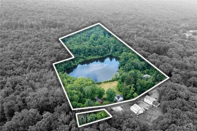 1038 Poplar Valley Rd E, Stroudsburg, PA 18360