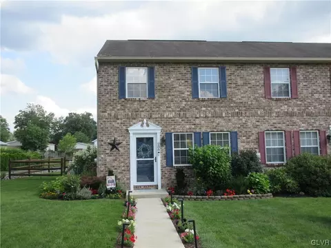 208 Oak St, Walnutport, PA 18088