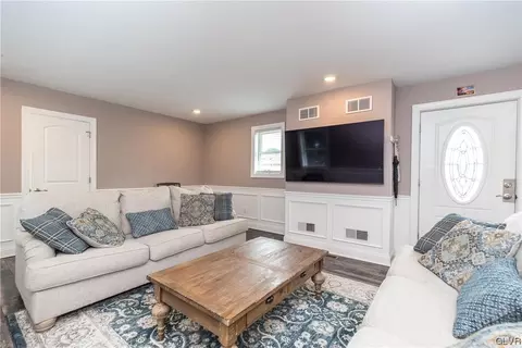 32 Ackerman St, Hellertown, PA 18055 photo 6