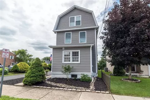 32 Ackerman St, Hellertown, PA 18055 photo 2