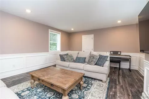 32 Ackerman St, Hellertown, PA 18055 photo 7