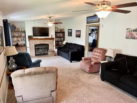 81 Juniper Ct, Bath, PA 18014 photo 7