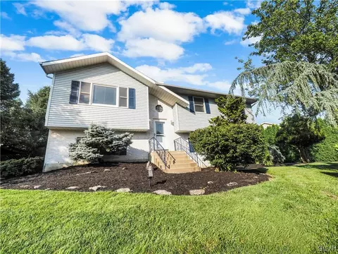 4604 Christina Dr, Egypt, PA 18052