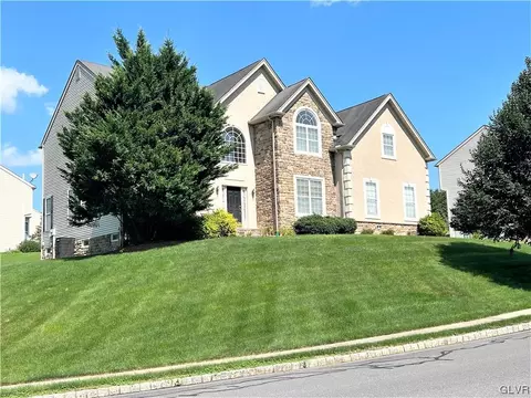 3 Creek Ct, Forks Twp, PA 18040