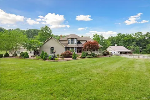 7461 Stein Rd, Zionsville, PA 18092