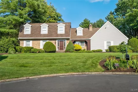 2285 Woodbarn Rd, Macungie, PA 18062