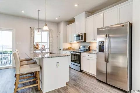 199 Ashton Ct #BEETH 2, Catasauqua, PA 18032