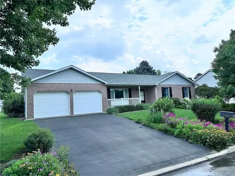 208 Aster St, Nazareth, PA 18064