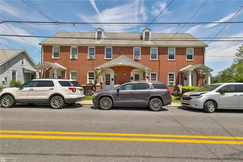 5221 2nd St, Cementon, PA 18052