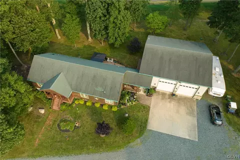58 Crescent Ln, Barto, PA 19504 photo 2