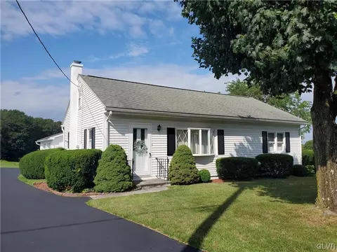 2111 Seipstown Rd, Fogelsville, PA 18051