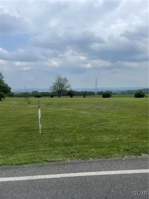 221 Young Rd, Bushkill Twp, PA 18064