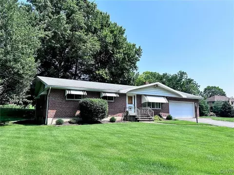 3431 Blue Ridge Dr, Bethlehem, PA 18020