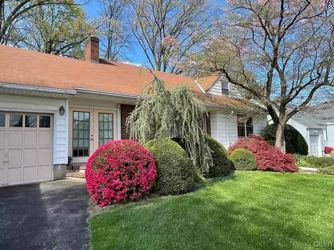 2407 Edgemore Ave, Palmer Township, PA 18045