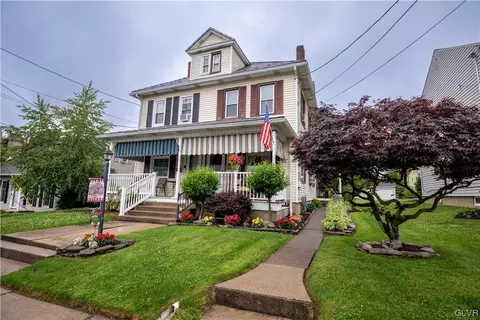 130 S Fairview St, Nazareth, PA 18064