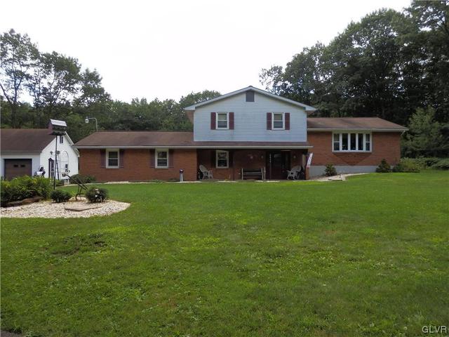 8614 Laurel Ln, Slatington, PA 18080