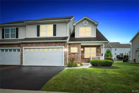 860 Fieldstone Trl, Forks Twp, PA 18040