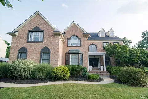2011 Majestic Overlook Dr, Bethlehem, PA 18015