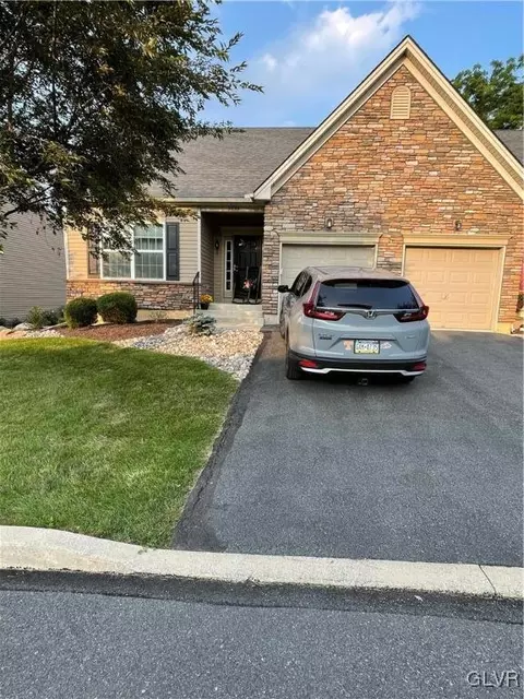 3635 Cottage Dr, Bethlehem, PA 18020