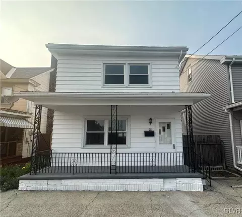 28 E Hazard St, Summit Hill, PA 18250