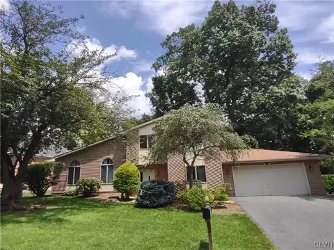 3533 Skyline Dr, Bethlehem, PA 18020